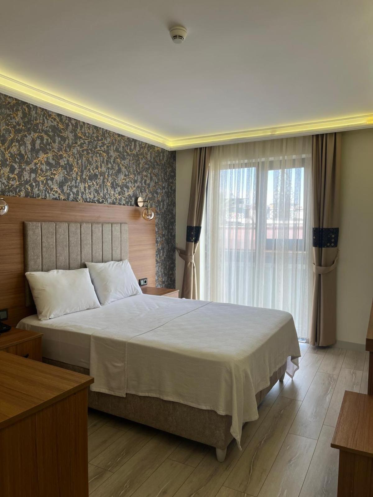 Golden Lux Hotel Antalya Extérieur photo